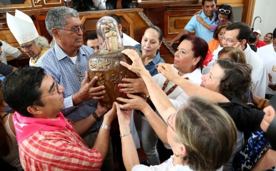 portada-bajada-de-santo-domingo-2016