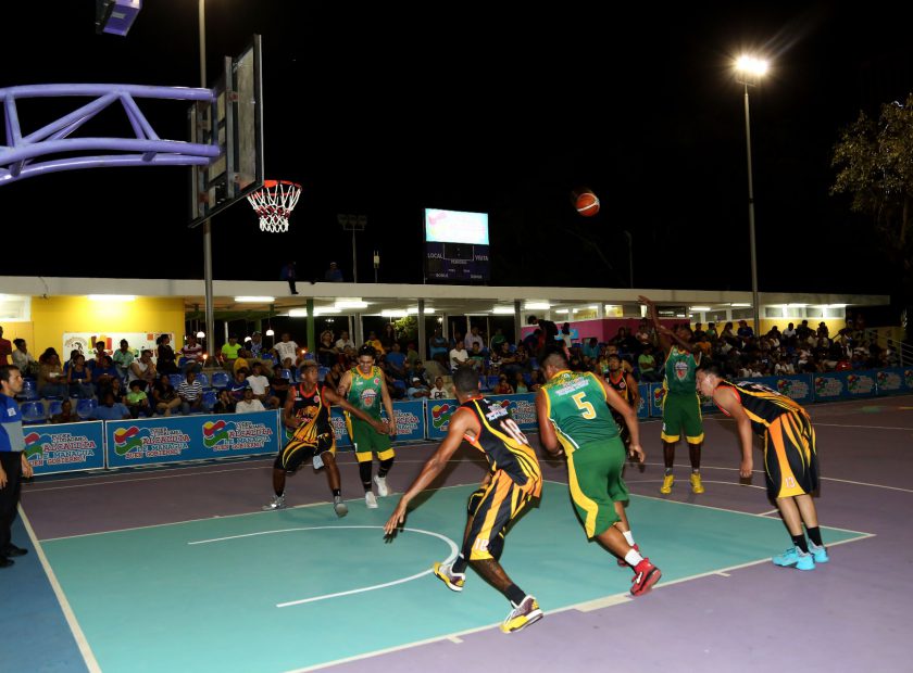PORTADA. CAMPEONATO DE BALONCESTO