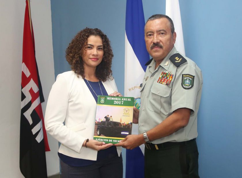 PORTADA. EJERCITO ENTREGA MEMORIA