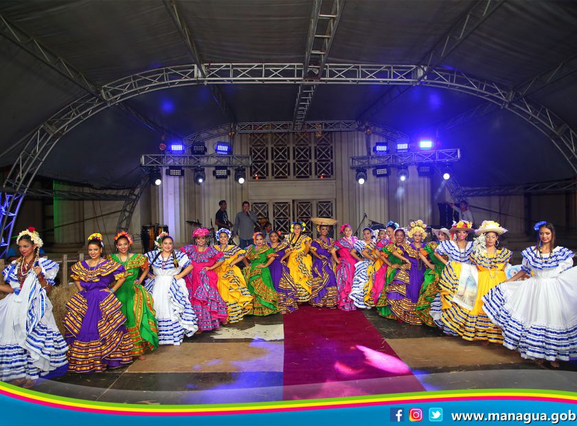 PORTADA. REINA DE LAS FIESTAS PATRONALES