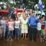 Familias inauguran la rehabilitación del parque Carlos Núñez