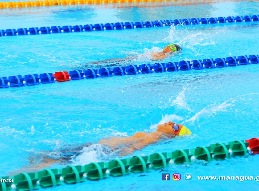 PORTADA. TORNEO DE NATACION