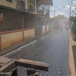 Supervisan obra de mejoramiento vial en el barrio René Cisneros