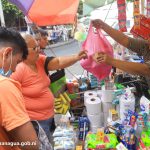 Managuas compran con descuentos en los mercados capitalinos