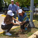 Alcaldesa y Candidatas a Miss Teen 2020 reforestan el parque Luis Alfonso Velásquez Flores