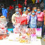 Mercado Mayoreo abarrotado de productos y ofertas para Mamá