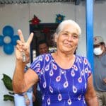 Madre de la tercera edad es beneficiada por el Programa de Vivienda Digna