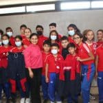 Club de Natación Leones Marinos reciben materiales deportivos