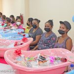 Municipalidad festeja el día de la madre con mujeres embarazadas de ocho mercados