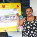 Familia del barrio 14 de Mayo feliz por la construcción inmediata de su casa digna