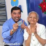 Madre de Héroe y Mártir recibe con alegría las llaves de su Vivienda Digna y Segura