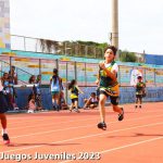 Disciplina de atletismo en acción en los Juegos Juveniles 2023