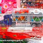 Mercados municipales ya ofertan todos los artículos navideños
