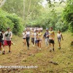 Niños y jóvenes se conectan con la naturaleza en una jornada de senderismo