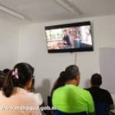 Personas con discapacidad visual disfrutan de la producción Familia Revuelta