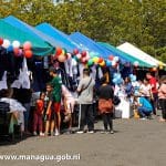 Familias adquieren artículos escolares en los mercados de Managua