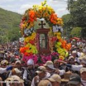 Santo Domingo de Abajo celebra 95 años de tradición con su visita a la capital
