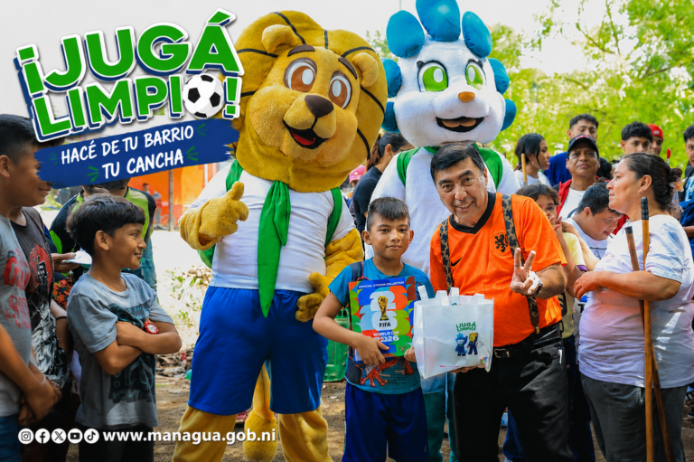 Jugá Limpio reúne a más de 200 personas en jornada de limpieza Niños, familias y participantes de la campaña Jugá Limpio reciben álbumes del Mundial durante jornada de limpieza comunitaria organizada por la Alcaldía de Managua en los barrios Walter Ferreti y 18 de Mayo